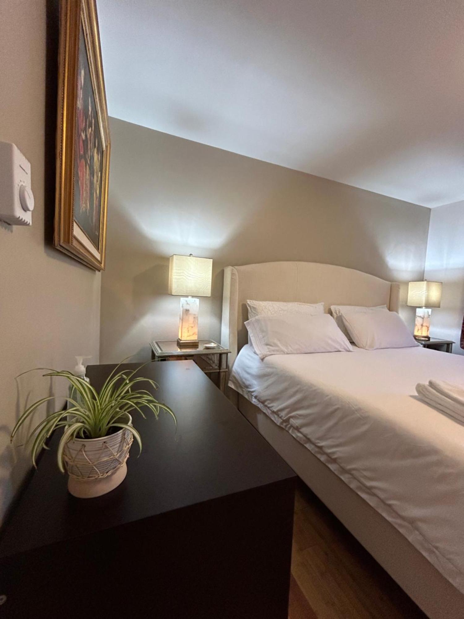 North Nanaimo Gem - Garden-View Room With Private Ensuite Exteriér fotografie