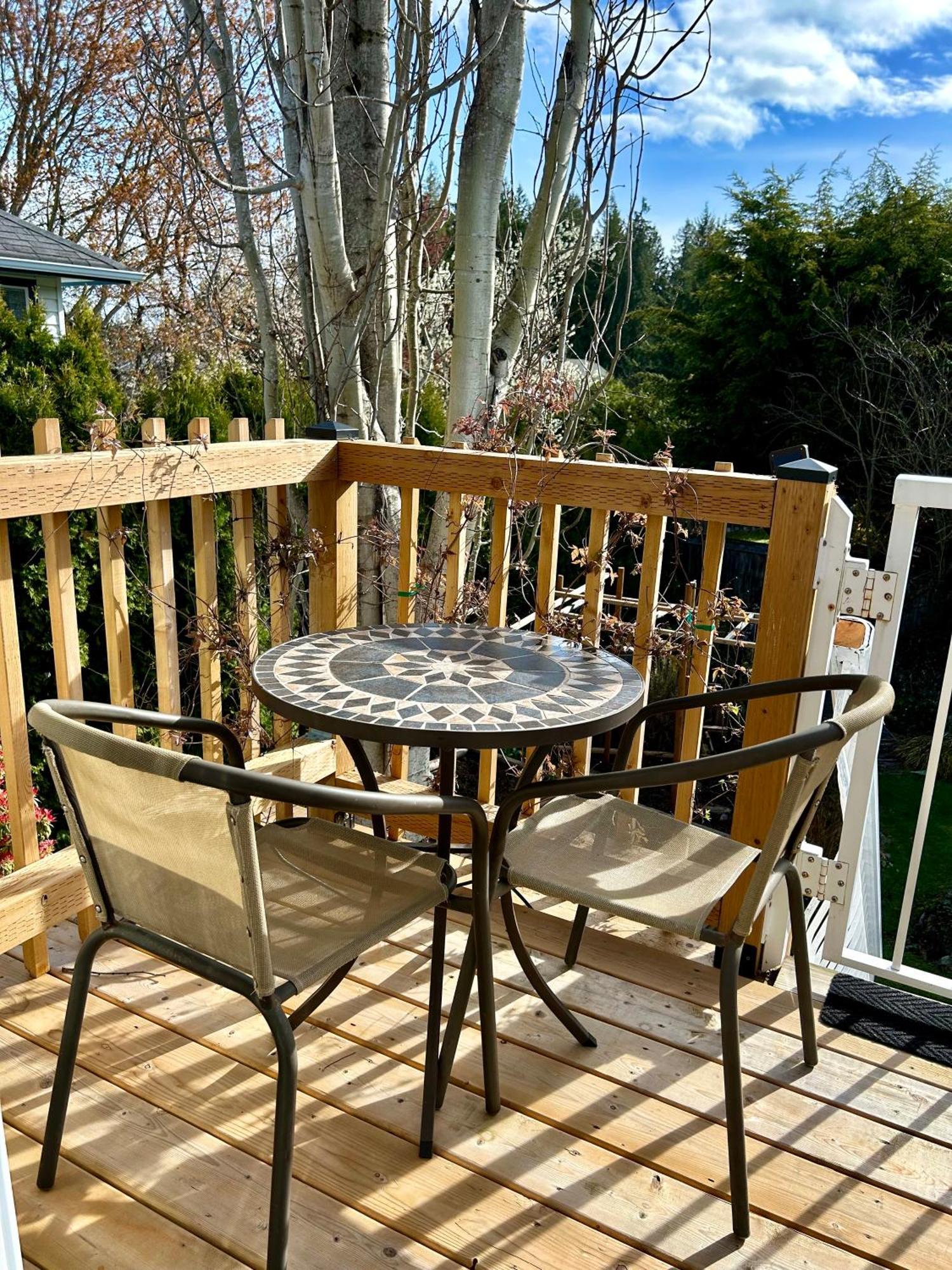 North Nanaimo Gem - Garden-View Room With Private Ensuite Exteriér fotografie