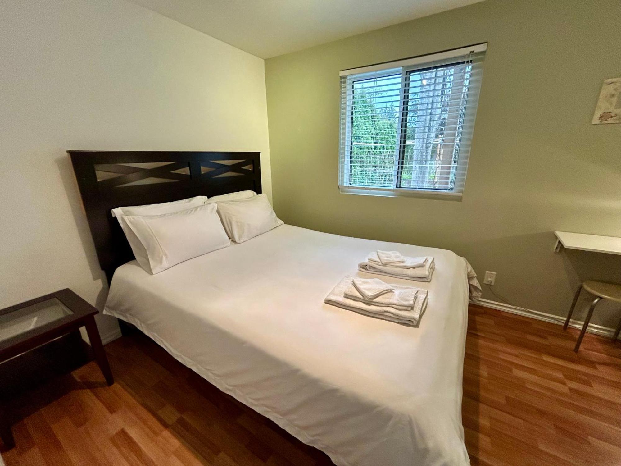North Nanaimo Gem - Garden-View Room With Private Ensuite Exteriér fotografie
