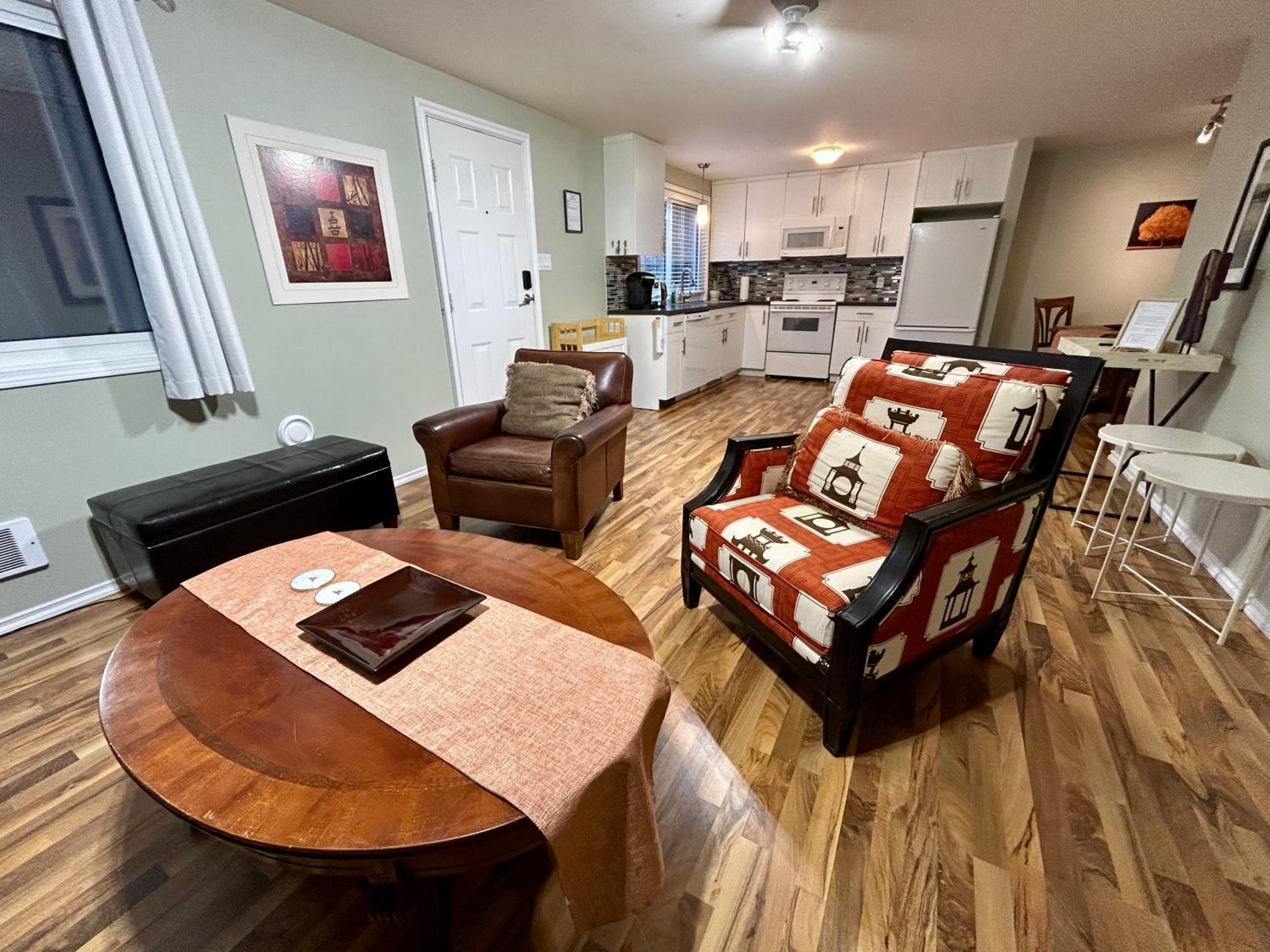 North Nanaimo Gem - Garden-View Room With Private Ensuite Exteriér fotografie